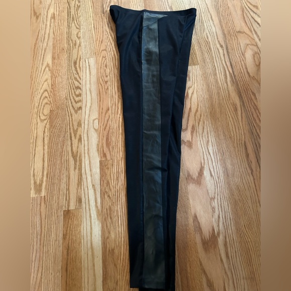 Nordstrom Trouvé Black Leggings with Faux Leather Trim size Small - Picture 3 of 7